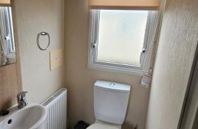 Great Yarmouth 10 Berth KP Holiday Home - NOW with Linen - Photo 15
