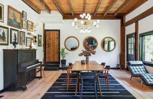 Unique Fully Restored Landmark Barn in Hudson - Foto 31