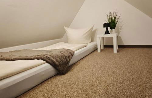 CJS Apartments - Chill or Drive am Nürburgring, new Box Spring Beds, new furniture, WLan, Spacious Rooms, Quiet Location - Foto 53