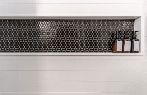 Ann Avenue Spacious 3BR Home with Games, Yard and Near Downtown - Photo 5