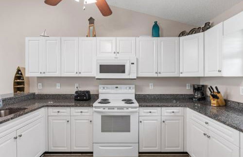 Renegade - Oceanfront and Allows Pets! - Photo 5