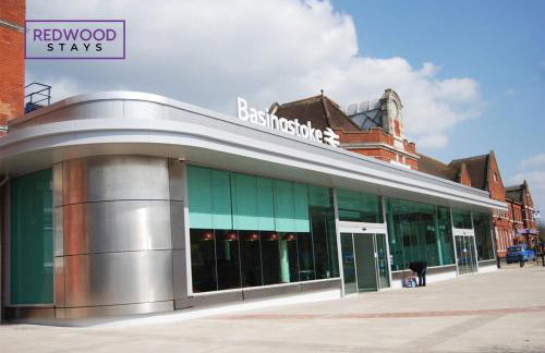 Premium Serviced Apartment in Basingstoke Town Centre, Free Parking By Redwood Stays - Foto 57