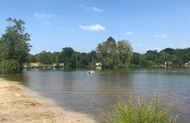 Chalet in Friesland Near Large Lakes - Foto 38