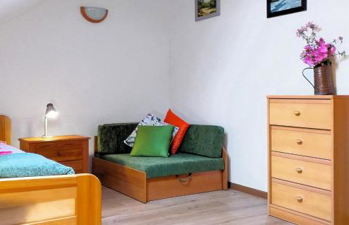 3 Bedroom Cozy Apartment In Huta Gorna - Foto 12