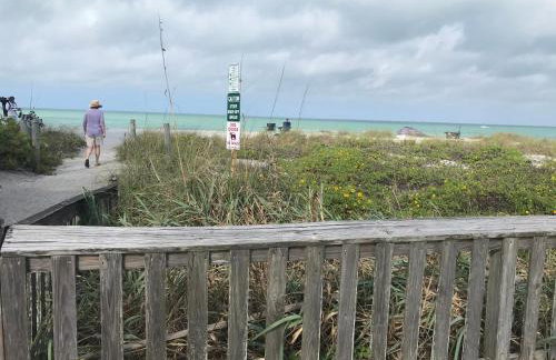 Beachfront Venice Casa de Villa - Photo 24