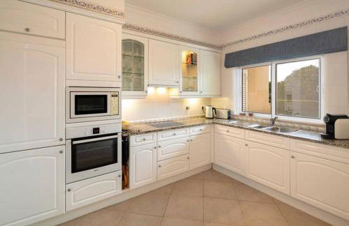 Luxury apartment with free use of pool, gym and spa - Foto 12