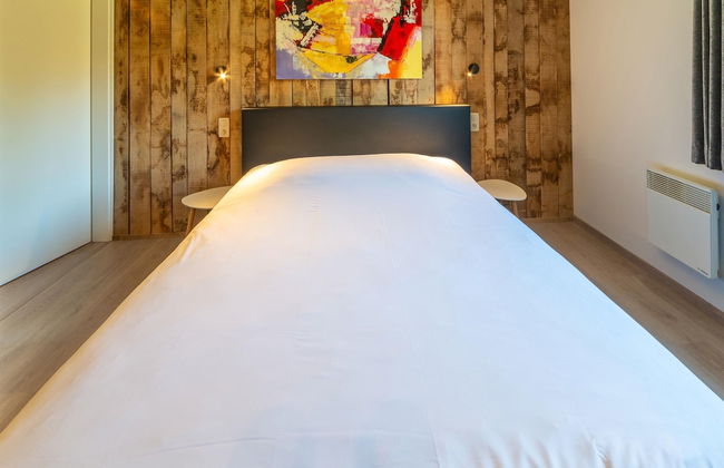 Lush Chalet Near Lake of Butgenbach - Photo 6