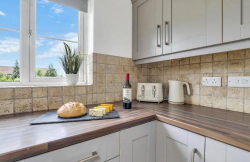 Comfortable 3-Bed Dormer Bungalow Family & Business Friendly - Photo 21