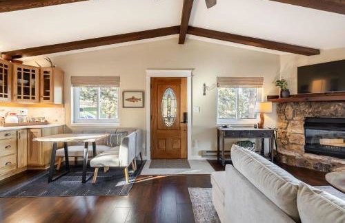 Pine Perch ~ Cozy Mountain Cabin w/ Views - Foto 9