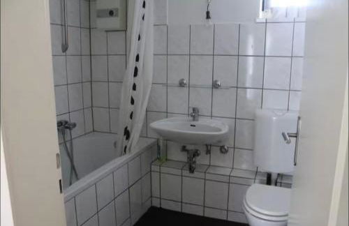 2 Room Messe Flat, 4 Min Airport, with Garden - Foto 6