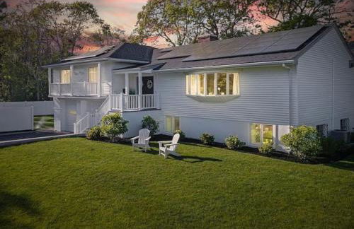 Walk to the Beach - Modern Home with FirePit and Bikes - Foto 6