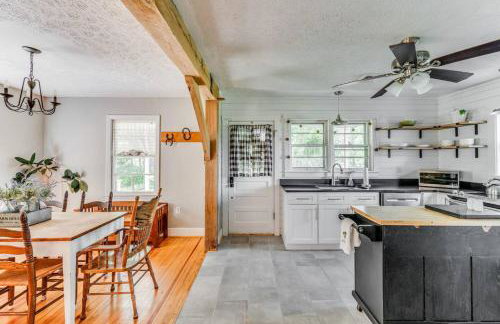 Redwing Farm Cottage - Mountain Views and Firepit! - Foto 9