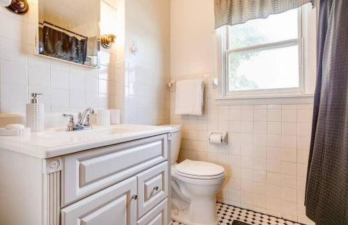 Entire Home Blocks from Notre Dame. Sleeps 8+ - Foto 30