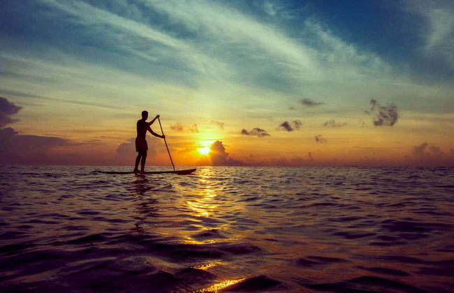 Paddle surf ao entardecer - Foto 2