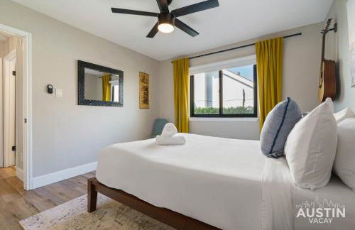 Family 3BR 2BA Home Near Charming Main Street w Cowboy Pool by Austin Vacay - Foto 40