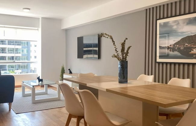 w Classy 2BR With City View in Miraflores - Foto 1