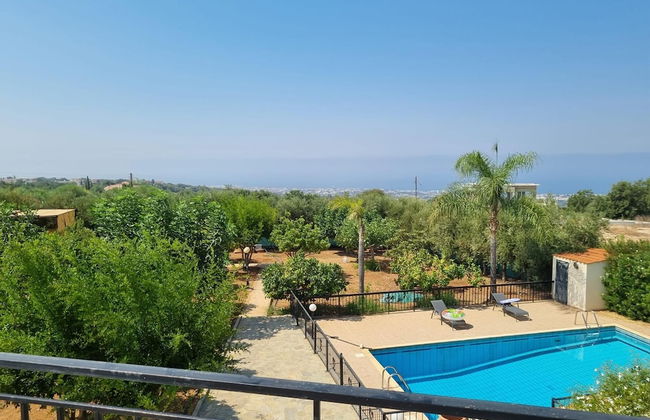 Impeccable 3-bed Villa in Tala - Paphos - Photo 28