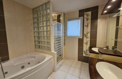 Maison à Saint-Jean-de-Monts avec piscine et WiFi, pour 6 personnes - FR-1-777-41 - Foto 10