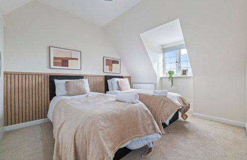 4Bed 3bath Bedford Sleeps 7 Driveway parking for 2 - Foto 7