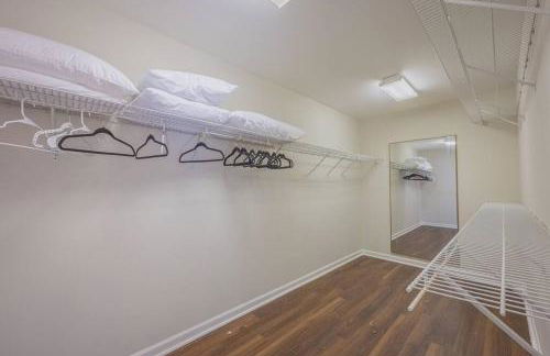 Large Luxury House, King Beds and More, Hot Tub, Theater, Fireplace, Game Room, Ping-pong, Pool Table, Air Hockey, Arcade, River, Big Kitchen, Nice Porch, Quiet, Good for Families and Large Groups, Near UGA Golf Course, Close to UGA & Stanford Stadium - Photo 74