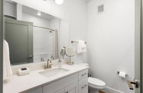 Luxury Stay 1B 1B w Gym, Pool, Shops Nearby - Foto 15