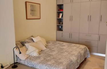 Sunny studio near metro - Foto 6