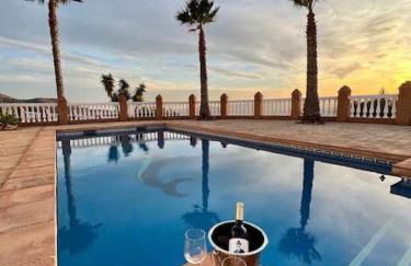 CasaBlanca Villa Rural con piscina y barbacoa - Foto 8