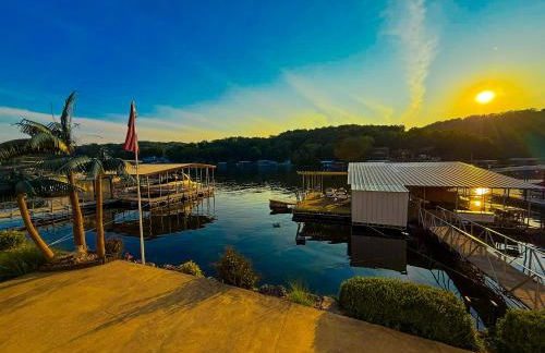 Lakefront-4BD3BA-Sleeps 12PP - Photo 23