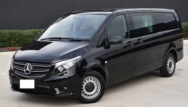 Departure Private Transfer from Bilbao City to Bilbao airport BIO by Luxury Van - Photo 5