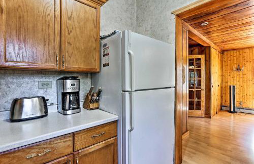 Wawayanda House on 62 Acres - Multiple Fireplaces! - Foto 12