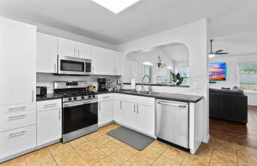 Cowboy Pool - Large Patio - King Bed - Firepit Table - Pet Friendly - Photo 30