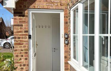 Luxury Modern House, Free Driveway Parking and Garden! Fully Equipped, Sleeps 6 Guests - Foto 7