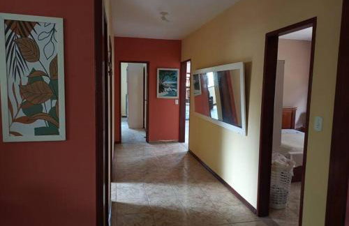 Casa confortável com piscina e churrasqueira - Foto 7