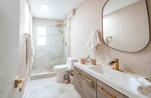 Waterfront Villa with Beach, Pool, Cinema, Game Room and Tiki - Foto 19