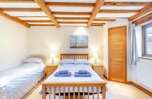 The Lodge - Photo 16