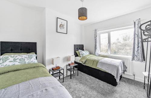 3-Bed, Sleeps 6, Near M1/M62 - Foto 3