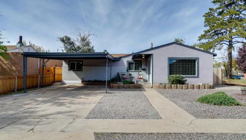 Chic Silver City Getaway with Patio and Gas Grill - Foto 3