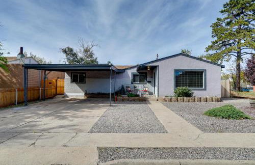 Chic Silver City Getaway with Patio and Gas Grill - Foto 3