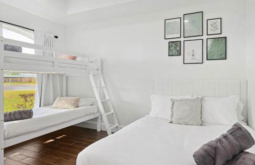 Gorgeous 4BR Holiday Home with Huge Yard and Pool - Foto 11