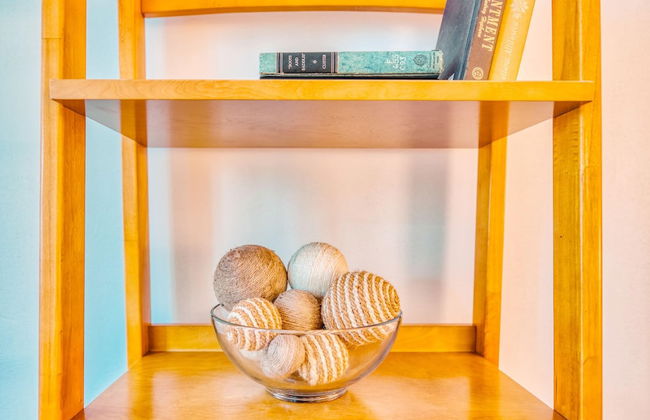 Stairway 3BR Apt w W D Ideal for Groups - Foto 3