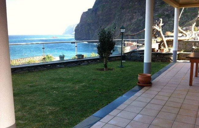 P Delgada 3-bed House, Sleeps 6, Parking & Seaview - Foto 12
