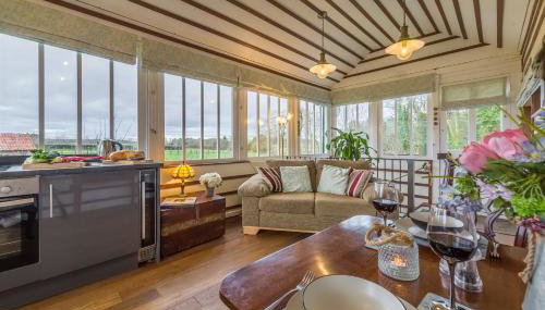 The Signal Box - Photo 3