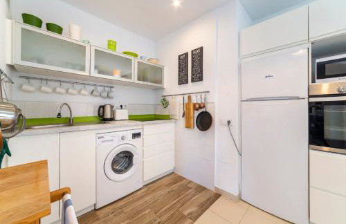 Just at the heart of the village - Photo 2