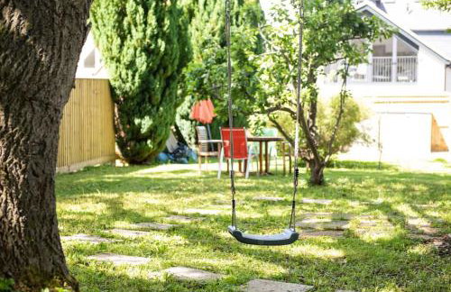 Walnut Flats-F5, Stylish 1-Bedroom - Parking, Netflix, WIFI - Close to Oxford, Bicester & Blenheim Palace - Photo 42