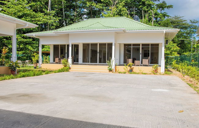 Macmillan's Holiday Villas - Foto 36