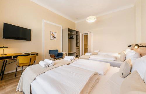 Renovated! 120qm Apartment 2 Bathrooms Balcony Up to 9 Guests - Foto 16