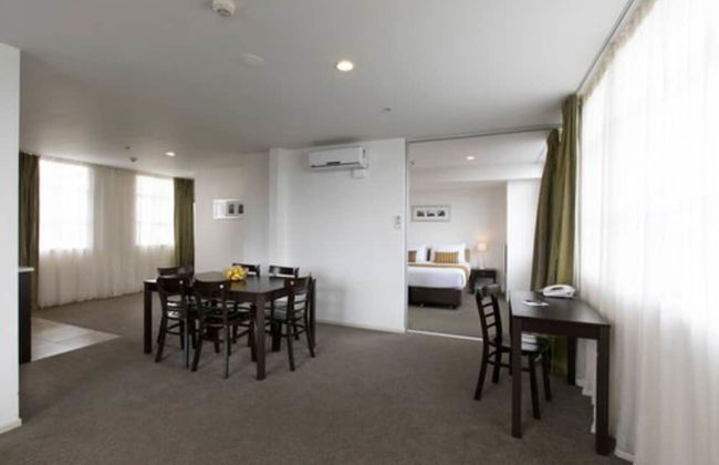 Quest on London - Photo 22