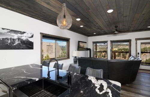 Overlook Cabin. Romantic Views Fire Pit/Hot Tub & Zion Adventure - Foto 6