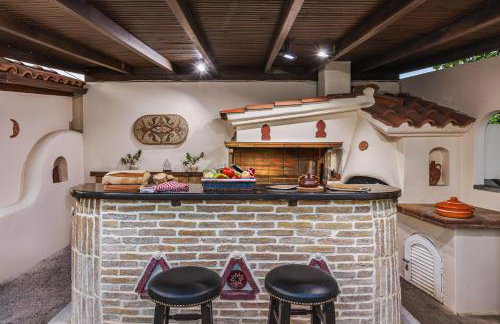 Renko Royal Villa - Private Infinity Pool & Garden - Athens Riviera - Foto 31