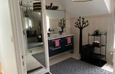 LES JARDINS DE MA-MANS Maison cosy centre Le Mans PARKING privé gratuit - Photo 19